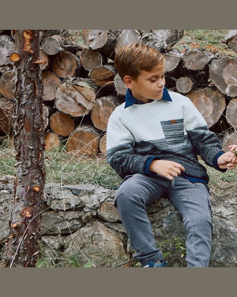 Sweater with waffle texture (6-14 years)