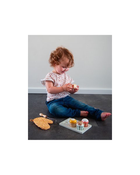 Toy Tryco wooden set with 6 cupcakes (18+ months)