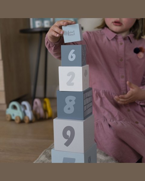 Wooden blue blocks with numbers label label (12+ months)