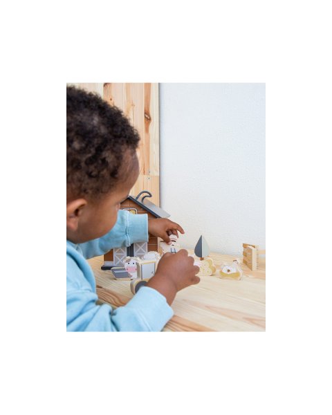 Toy Tryco wooden Foldable farm (3+ years)