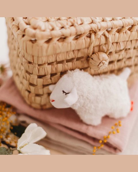 Soft toy lamb Kikadu (3+ months)