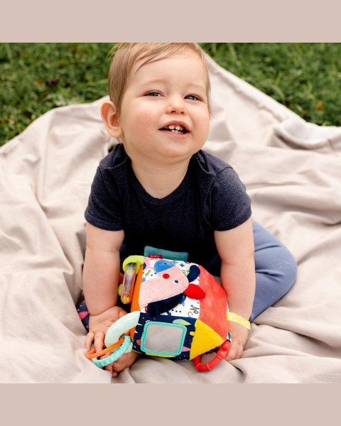 Musical cuddly toy & sleeping aid caterpillar (0+ months)
